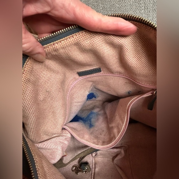 Dooney & Bourke grey leather hobo zip shoulder bag, bottom expandable to 3” - Picture 11 of 13